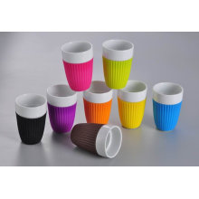 caneca de café cerâmica com silicone